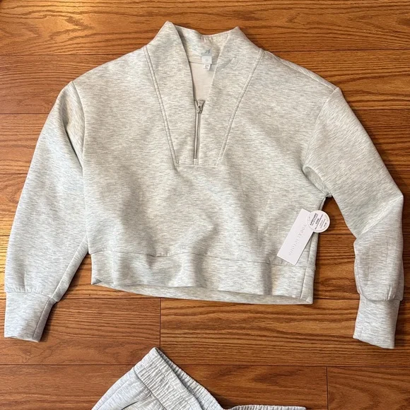 NWT Yogalicious Light Gray Jogger Set size M - Picture 3 of 5